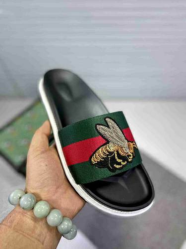 Picture of Gucci Slippers _SKU249983661062030